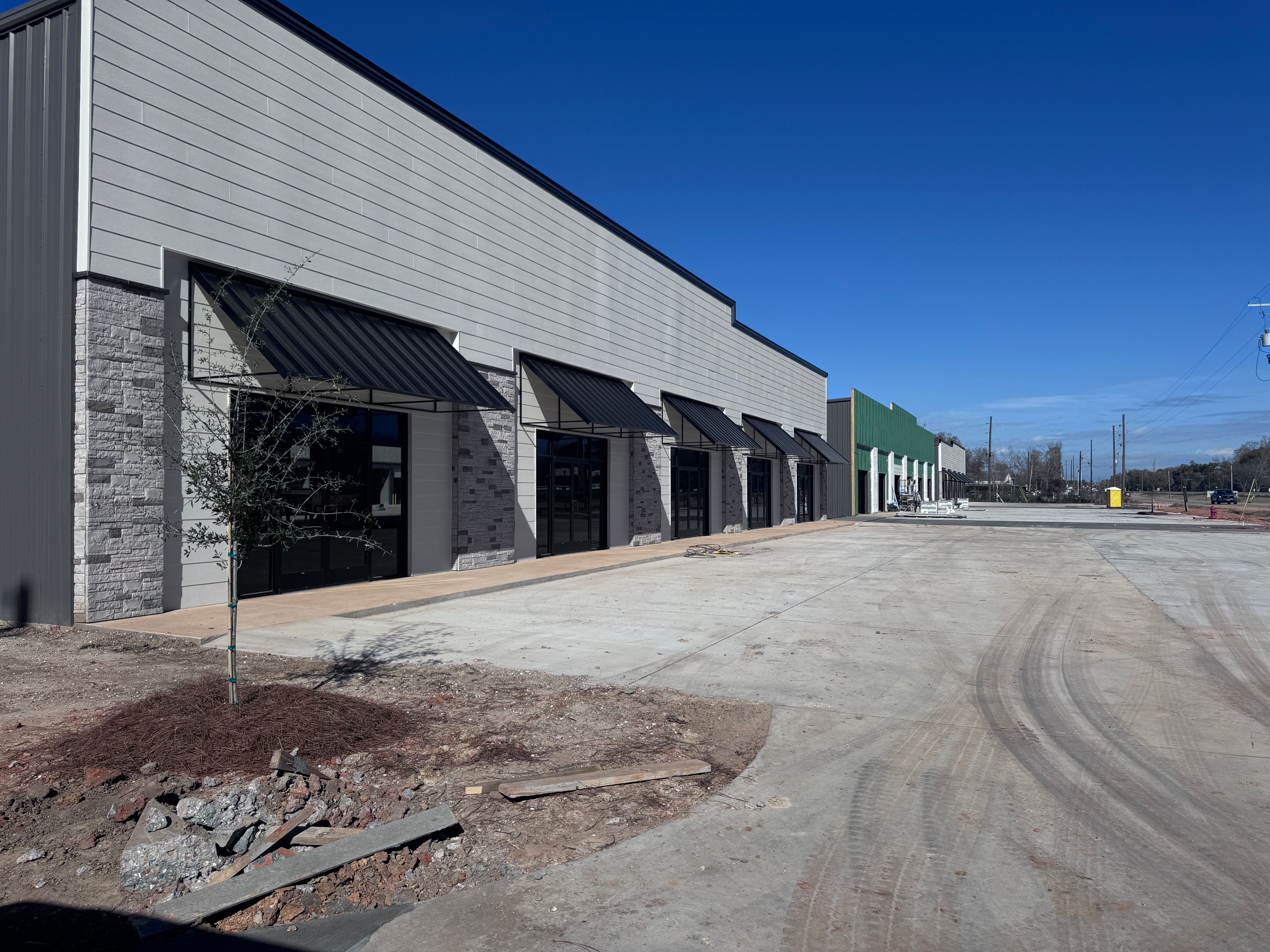 Completed Cypress Crossing storefront row