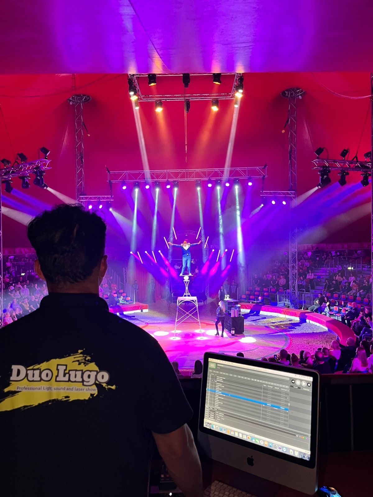 Lighting console show day
