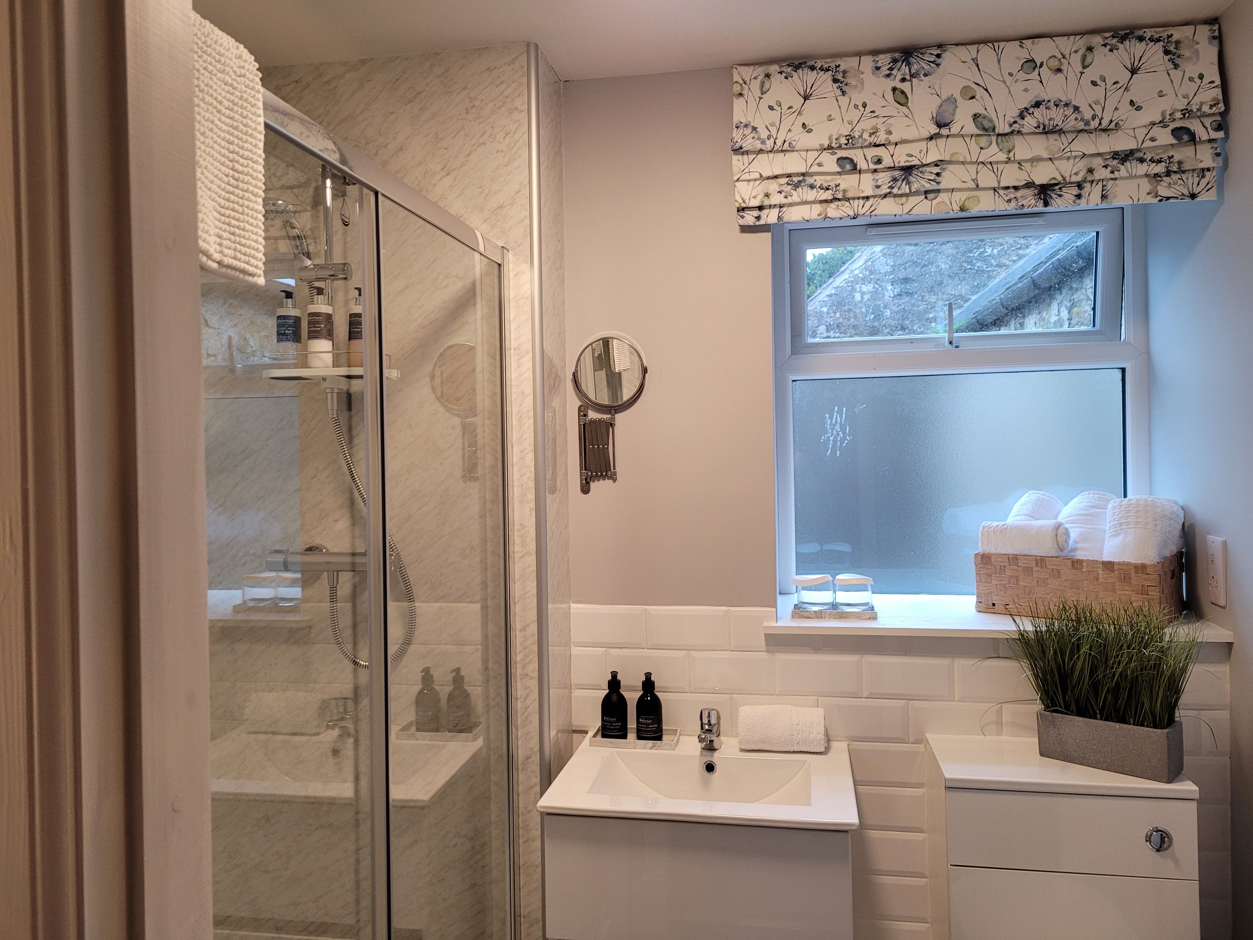 Kenmuir Arms ensuite bathroom