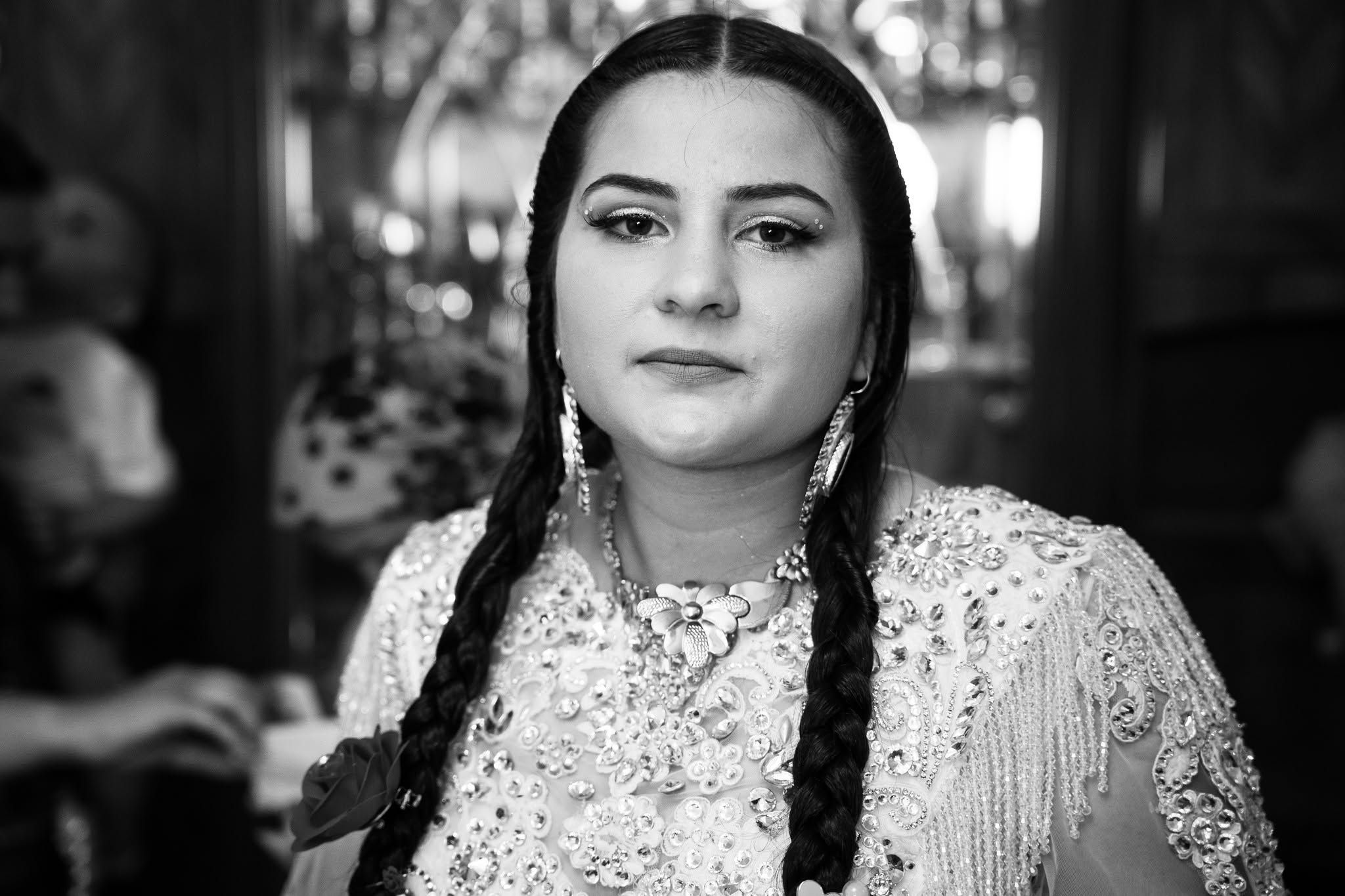 Portret mireasă cu coroană