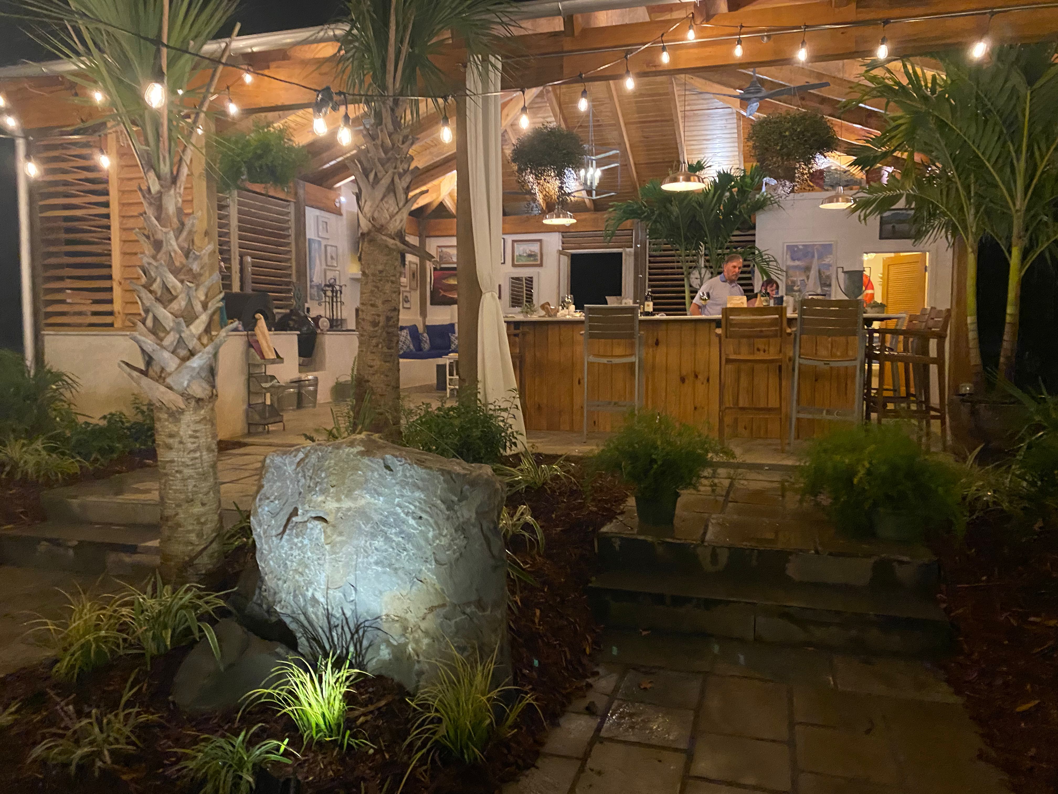 Tropical Bar & Patio
