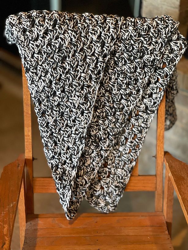 Handmade knitted fabric