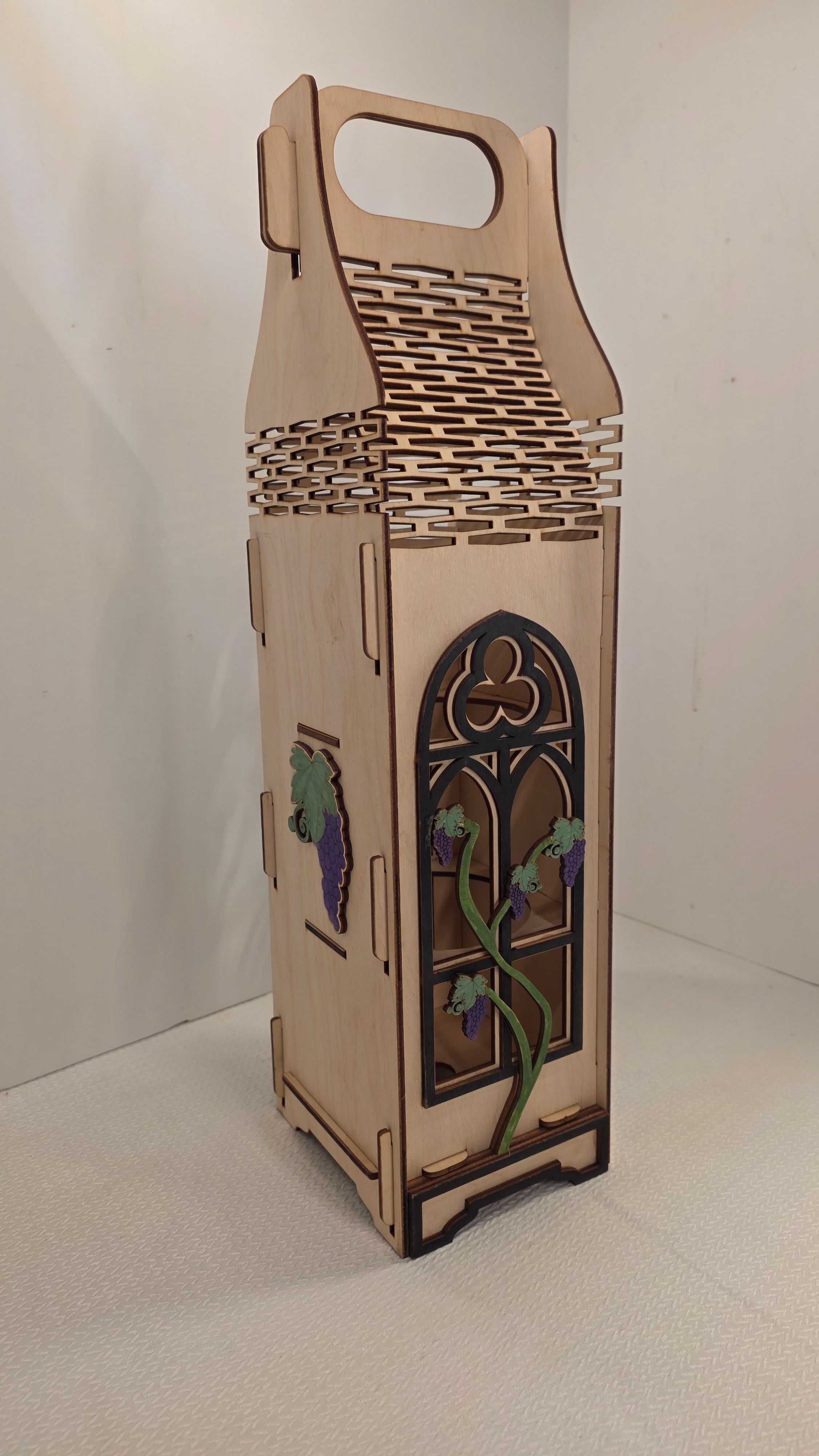 Wooden wine box with grape decorations