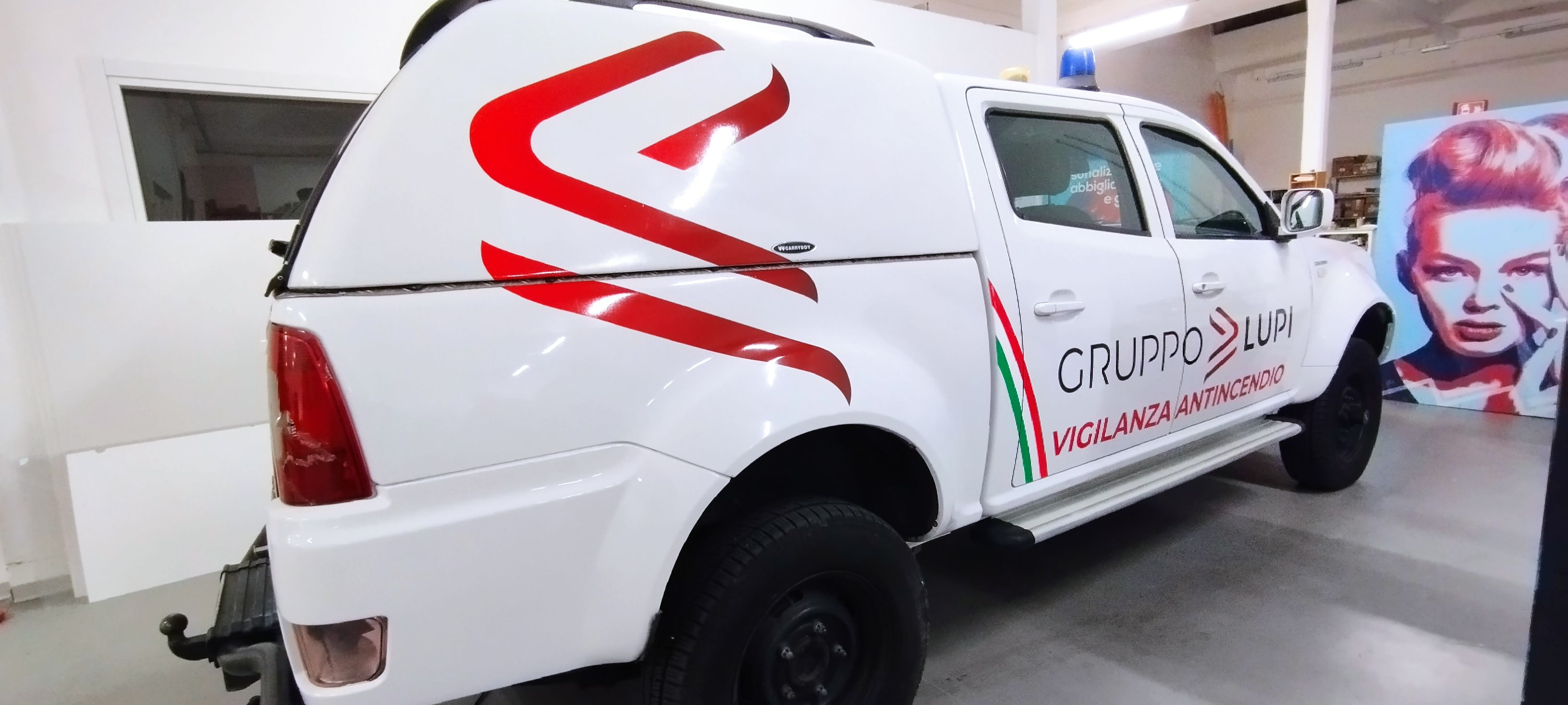 Wrapping completo pickup — Gruppo Lupi Vigilanza Antincendio