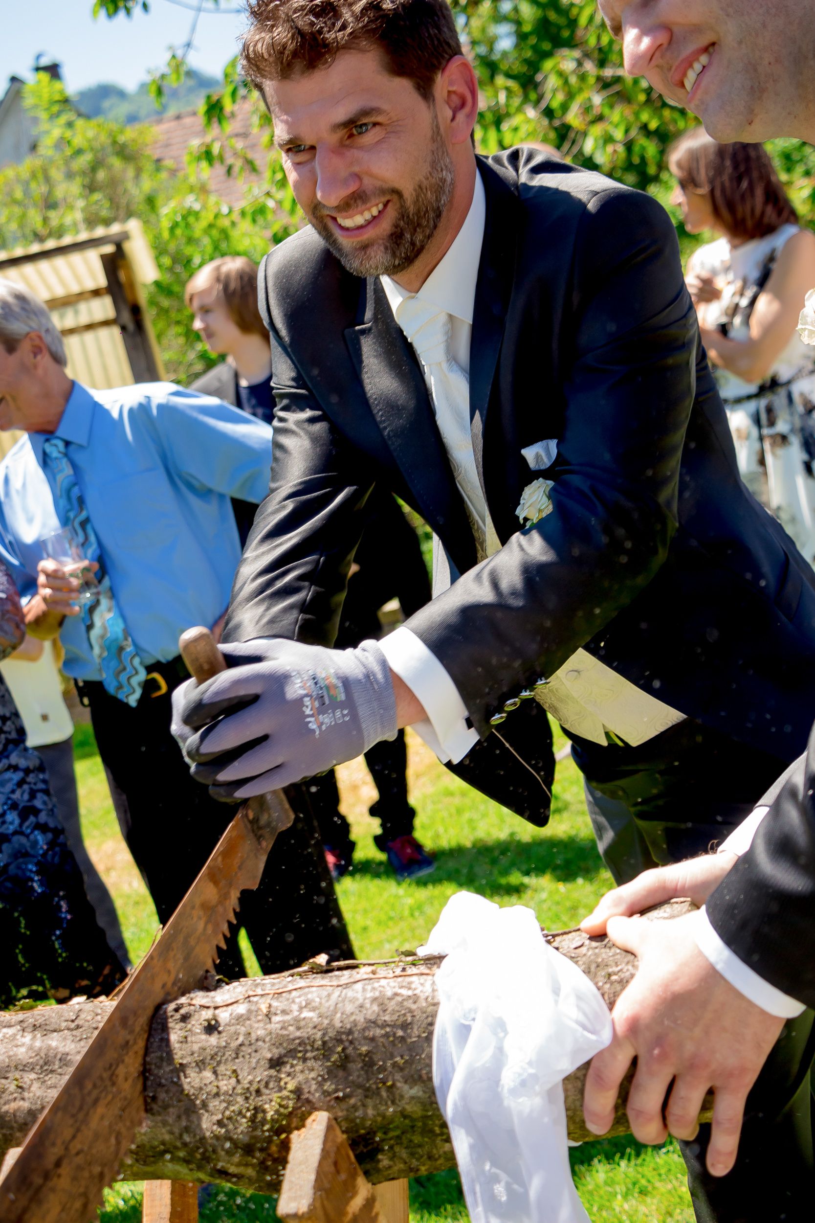 Action – Holz sägen
