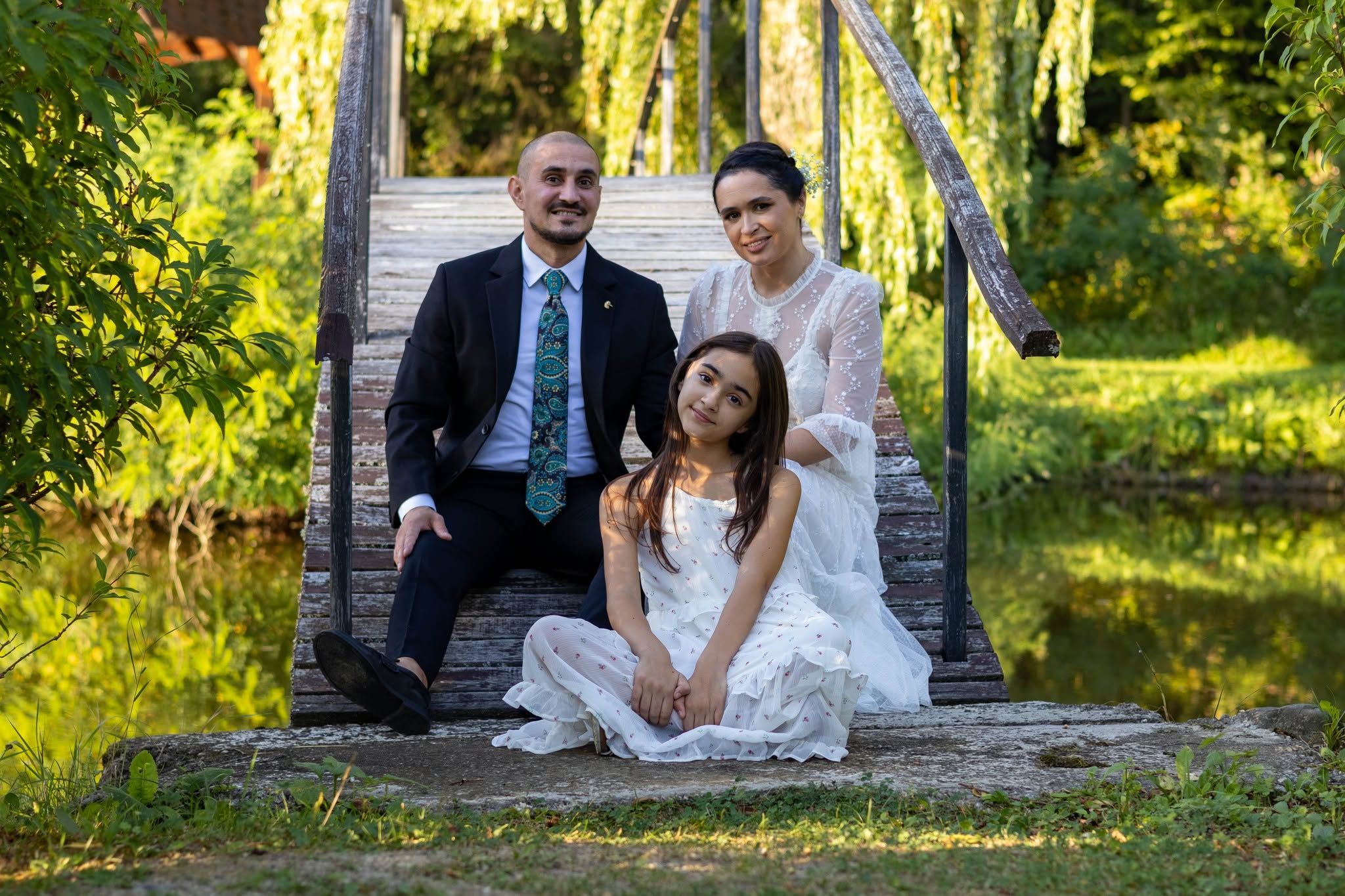 Portret familie pe pod