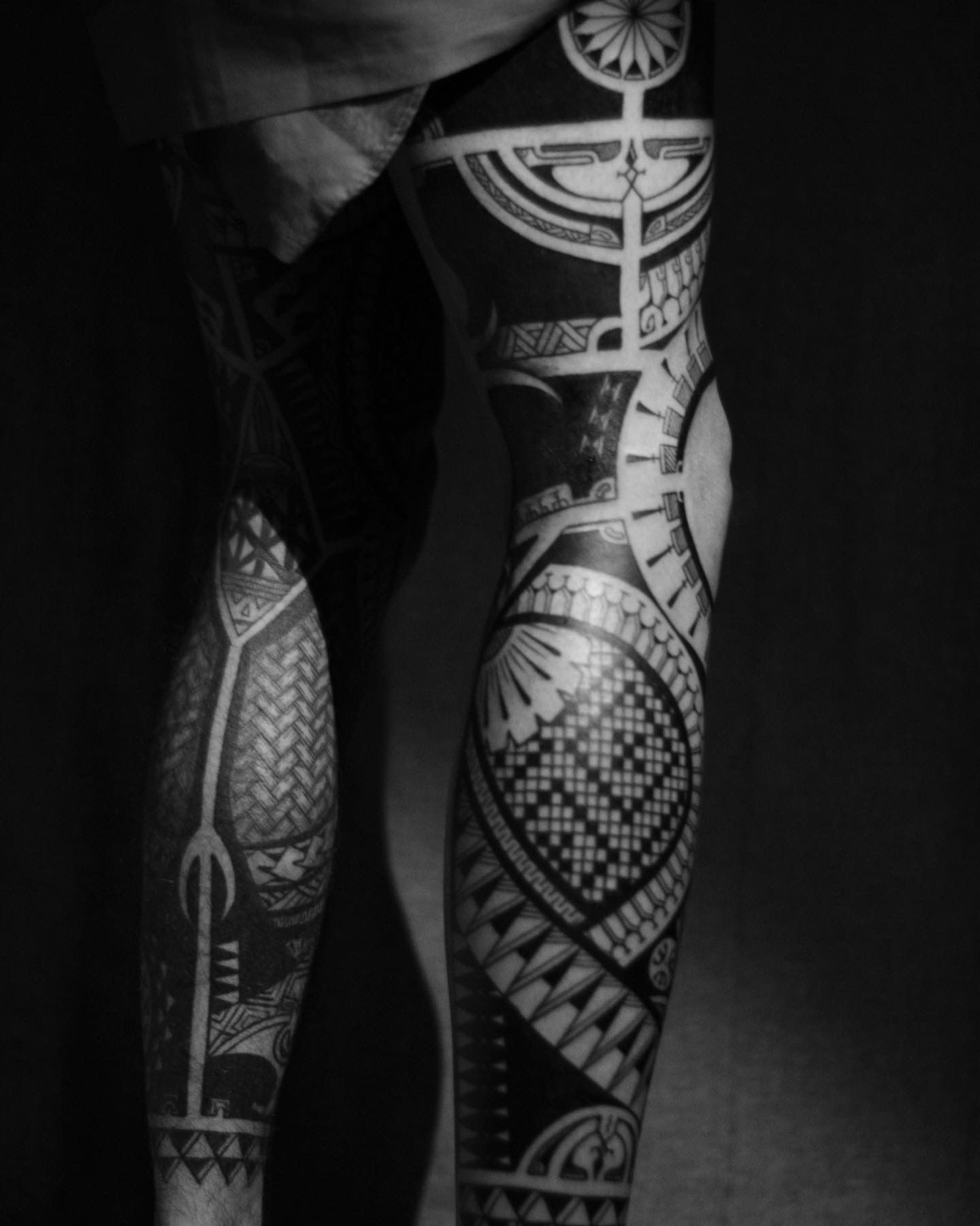 Tatouage deux jambes complètes