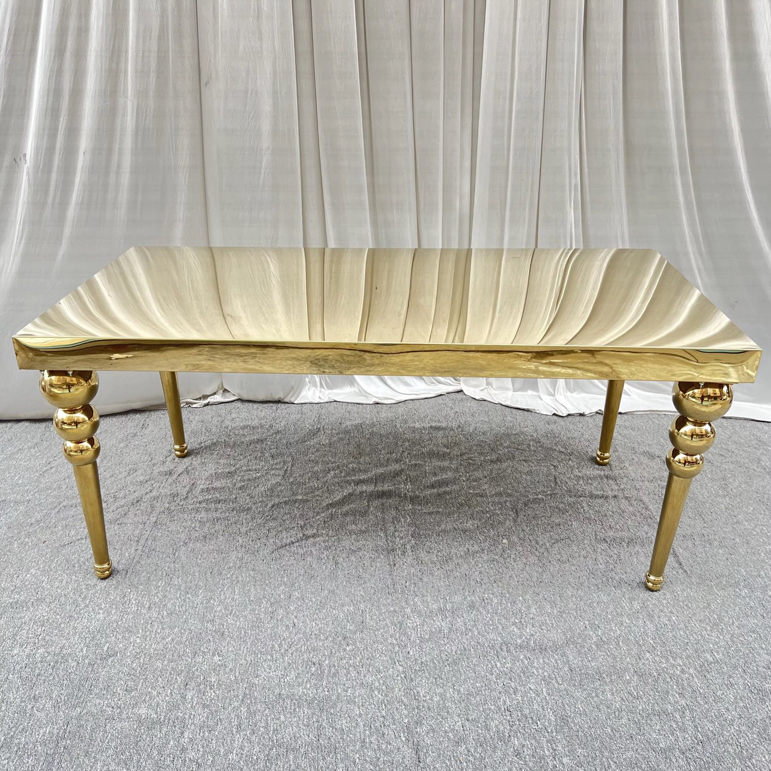 Gold Sweetheart Table