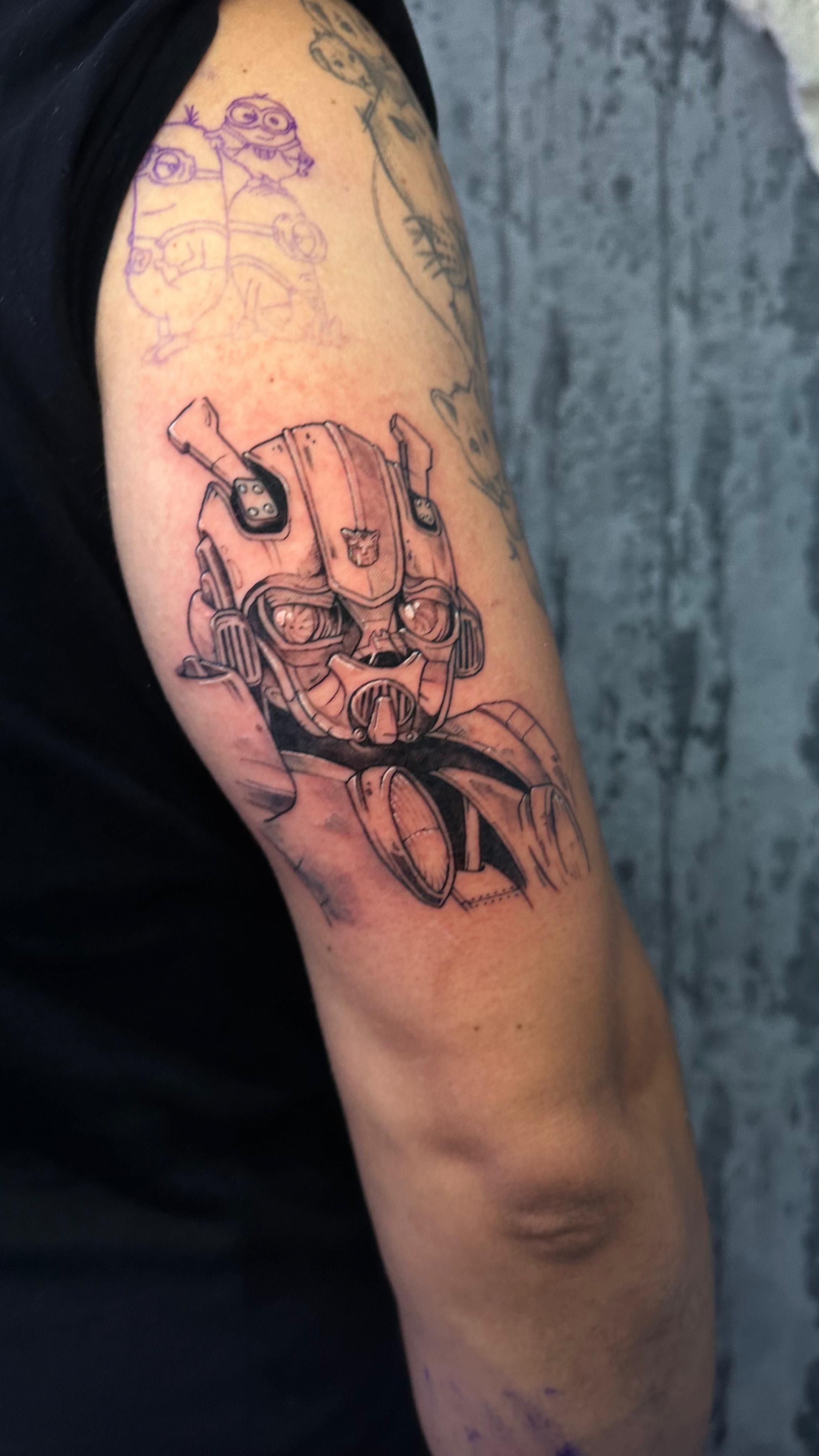 Fine line tattoo - Minions y Robot