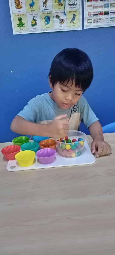 Color sorting with cups