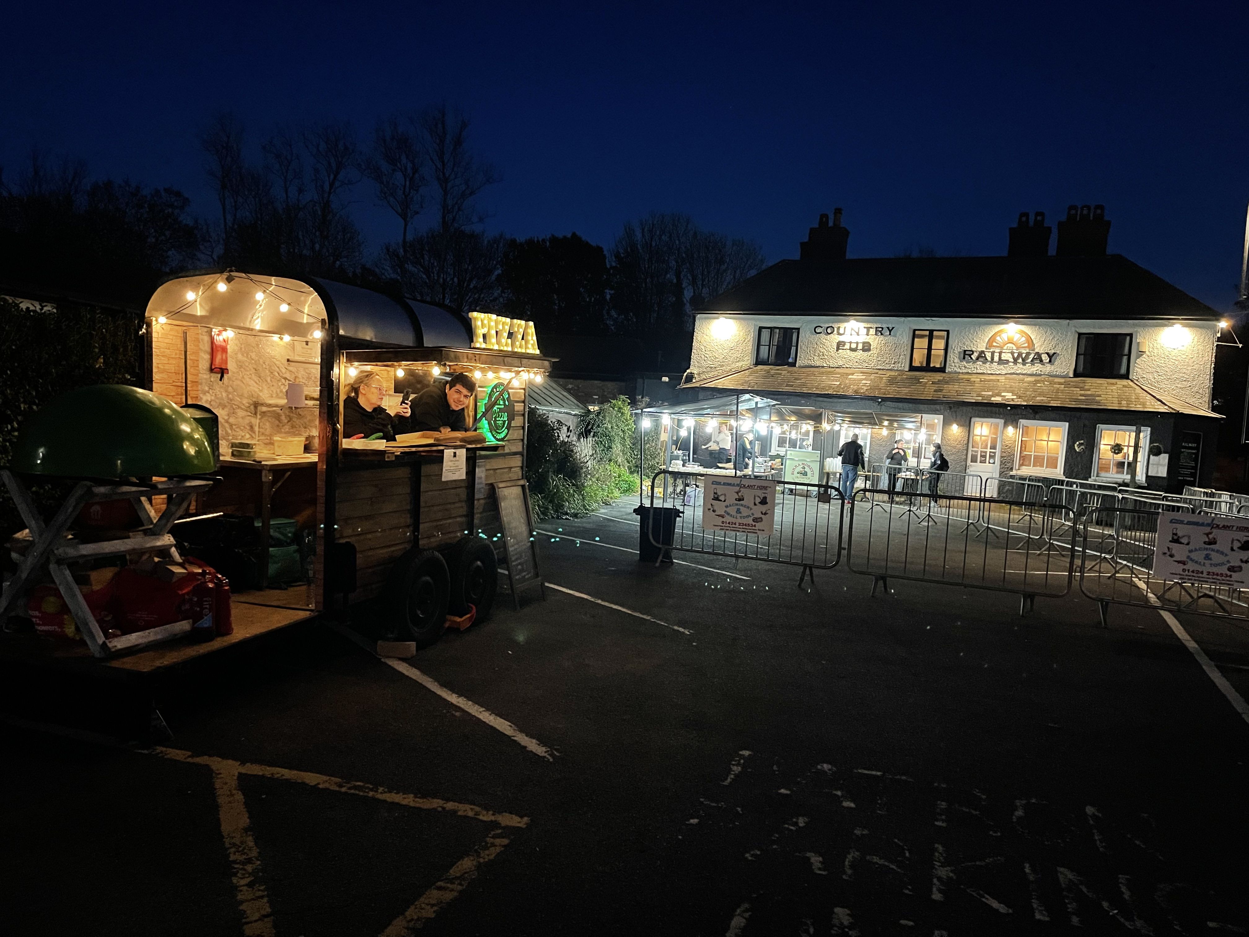 Da Romeo at the Railway Country Pub on Bonfire night