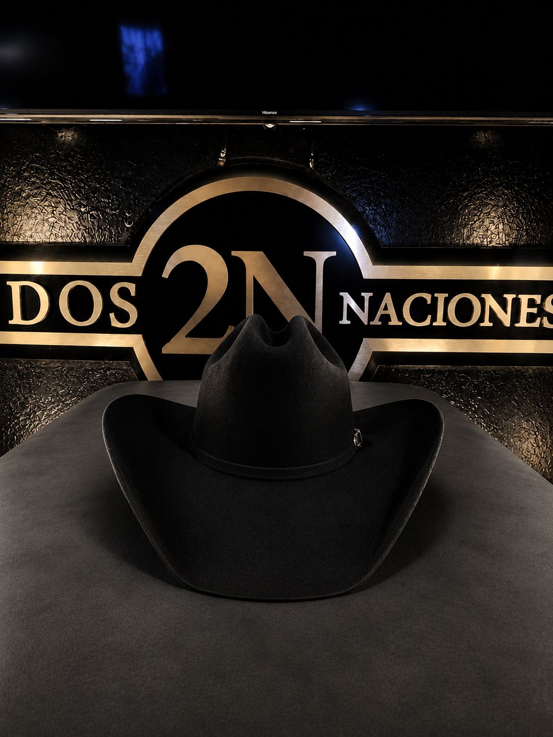 El Patrón — Display with 2N sign
