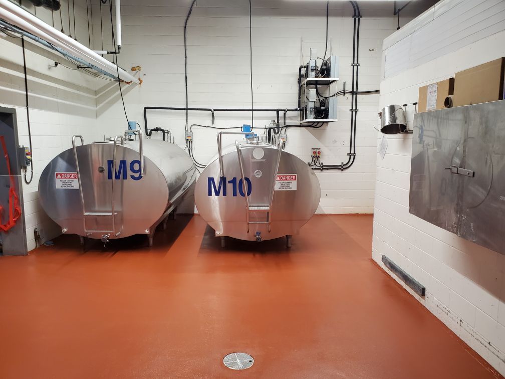 Food and beverage facility with epoxy floor