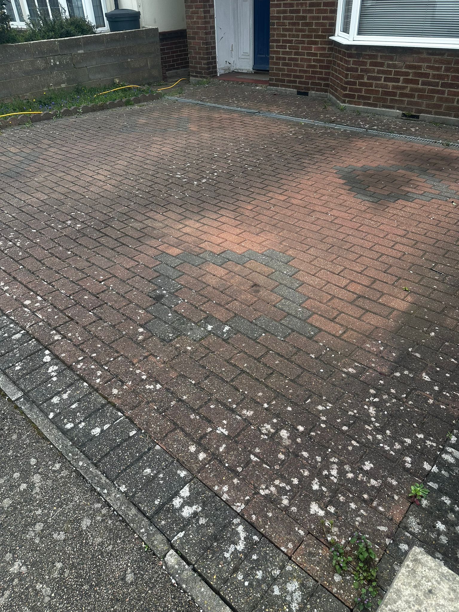 Driveway with decorative diamond pattern
