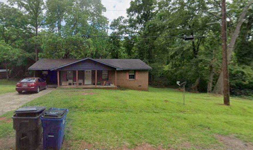 Acre Holdings property renovation before — 326 Union Hill exterior, Forsyth GA