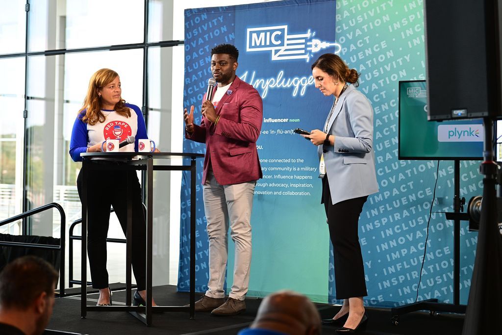 MIC Unplugged stage presentation